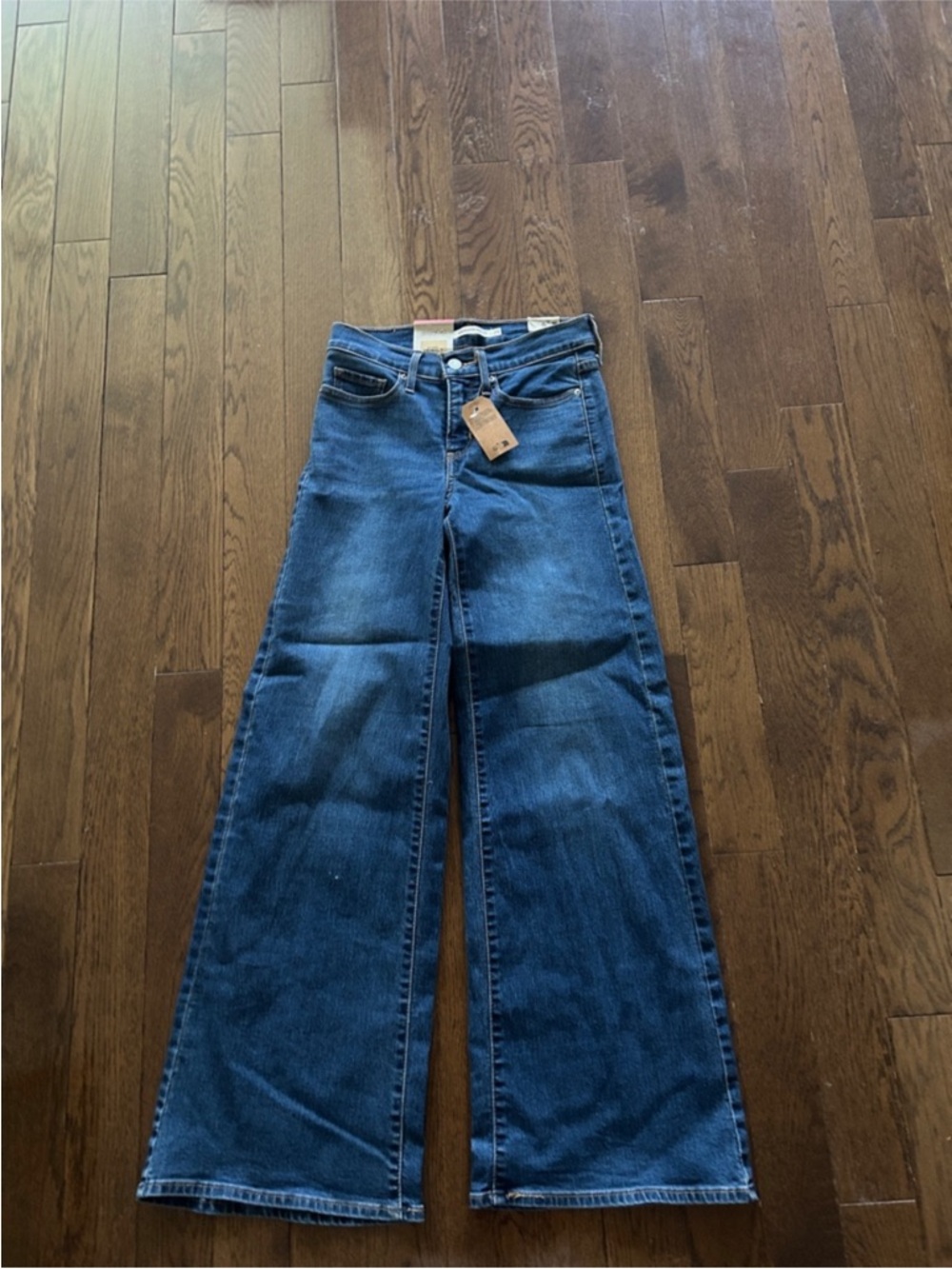 Levi's Wide-Leg Jeans in Medium Blue Wash